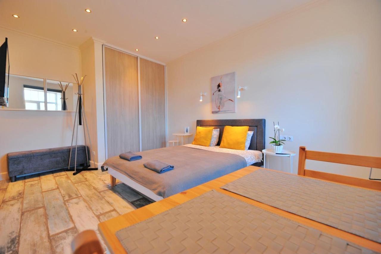 Gertrudes Residence Stay In Light-Filled Studio Apartment In Central Riga Bagian luar foto
