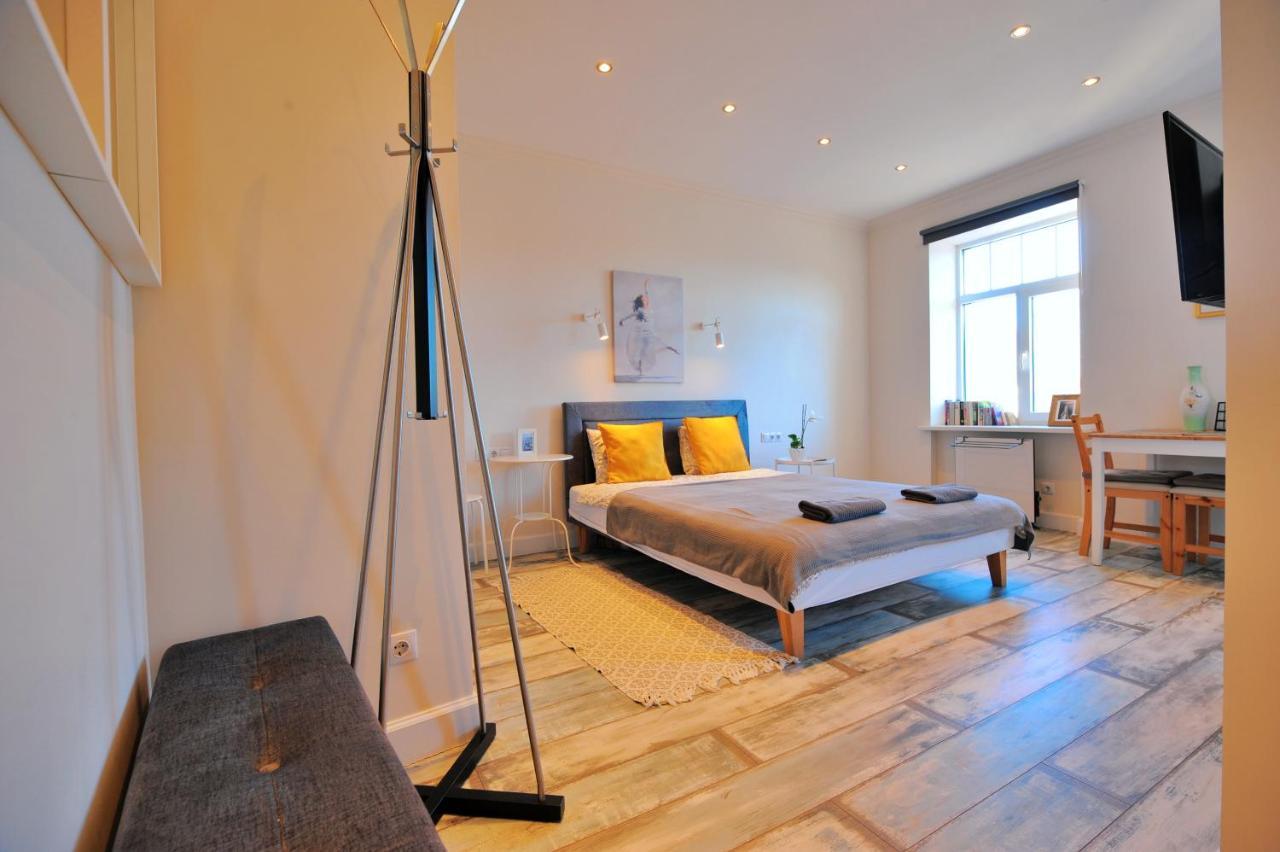Gertrudes Residence Stay In Light-Filled Studio Apartment In Central Riga Bagian luar foto
