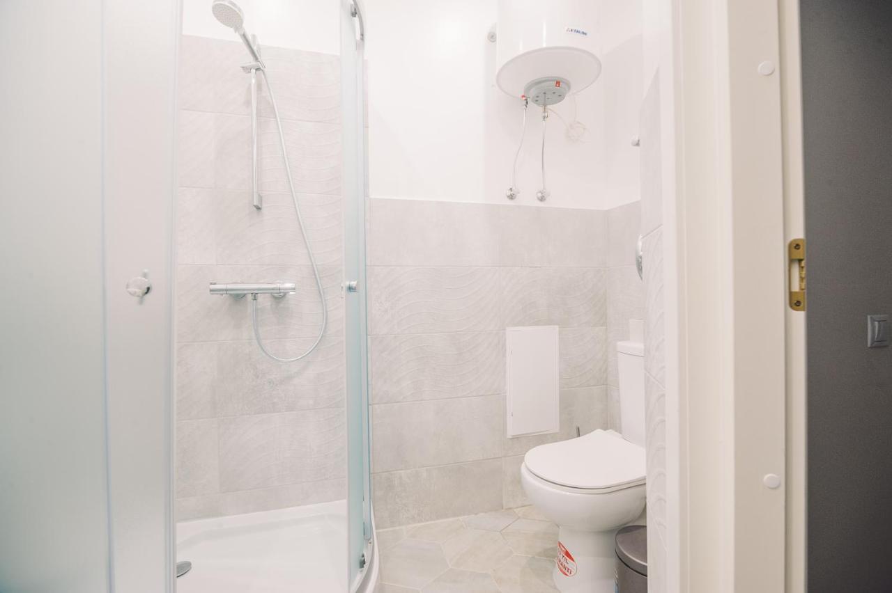 Gertrudes Residence Stay In Light-Filled Studio Apartment In Central Riga Bagian luar foto